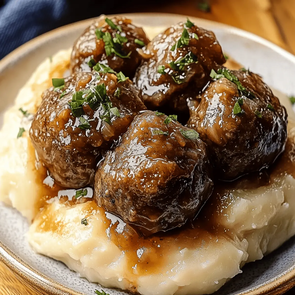 Indulgent French Onion Meatballs with Caramelized Onions and Cheese 2 yf28mm2oki7f8zmu8mfk
